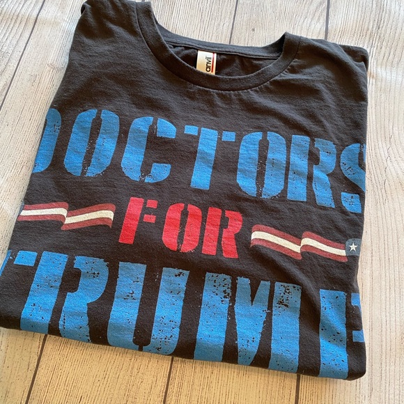 Doctors for Trump Shirt - Picture 3 of 7